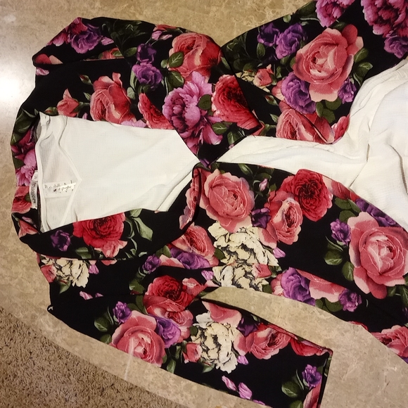 Floral Blazer - Picture 8 of 8